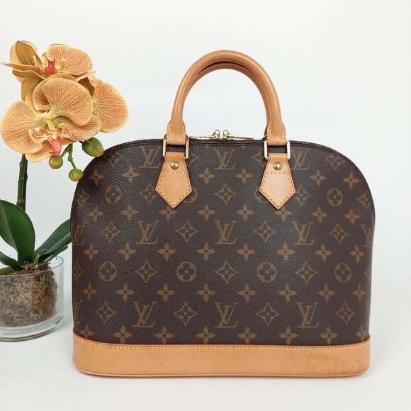 SOLD Louis Vuitton Alma PM Monogram Canvas Handbag - Picture 3 of 16